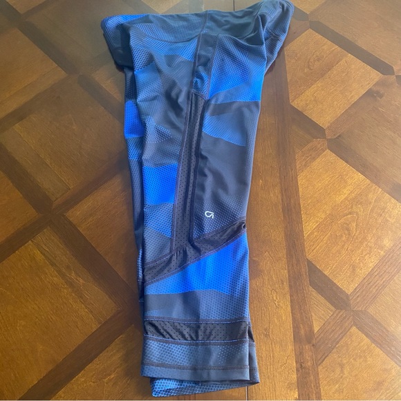 GAP G Fast cropped leggings EUC - Picture 3 of 6